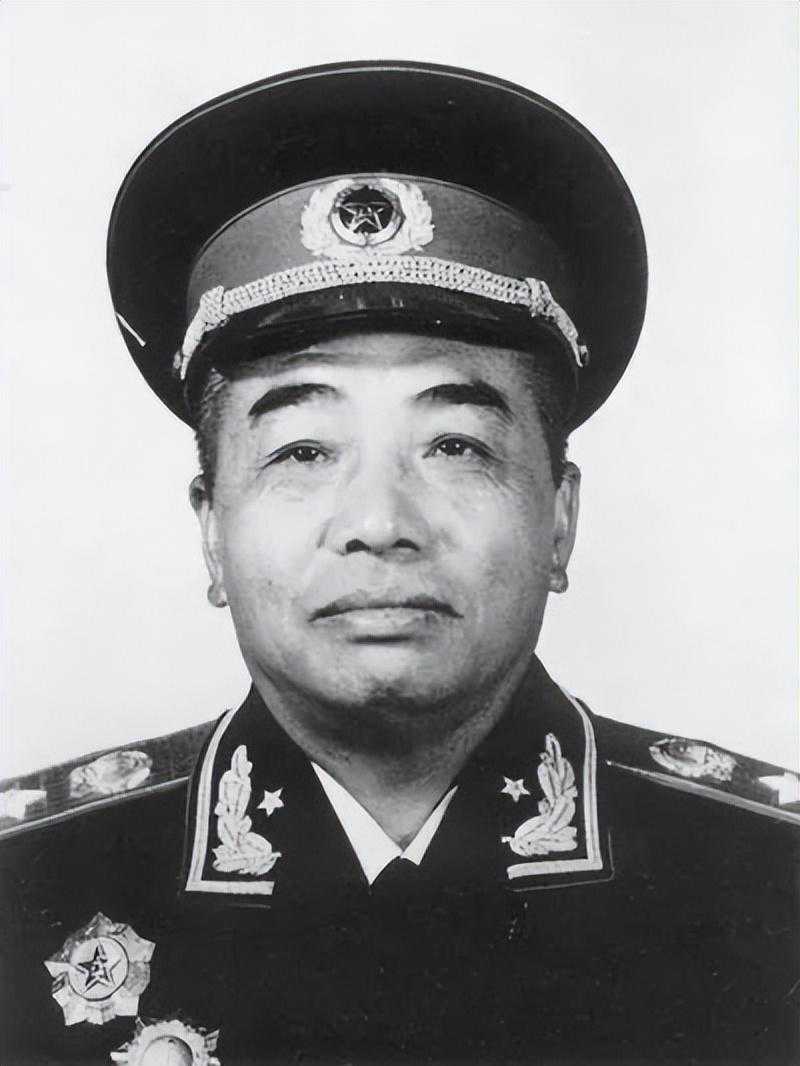 1955年全军授衔，彭德怀的很多部下对李聚奎说：你当年救回个元帅
