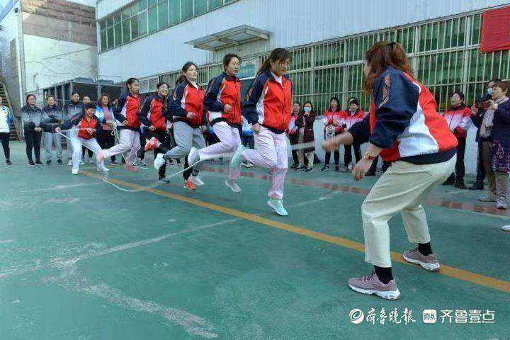 泰安市中心医院举办庆祝“三八”妇女节女职工跳绳、踢毽子比赛